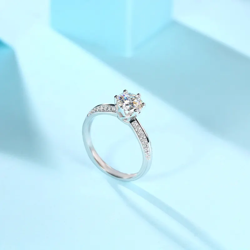 圆形实验室制造钻石星形戒指