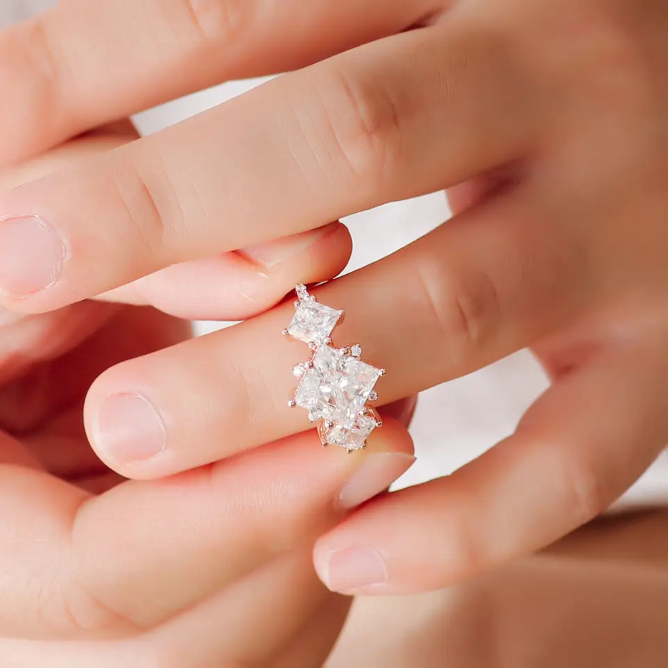 1.76 克拉公主方形切割艺术装饰单石钻石戒指