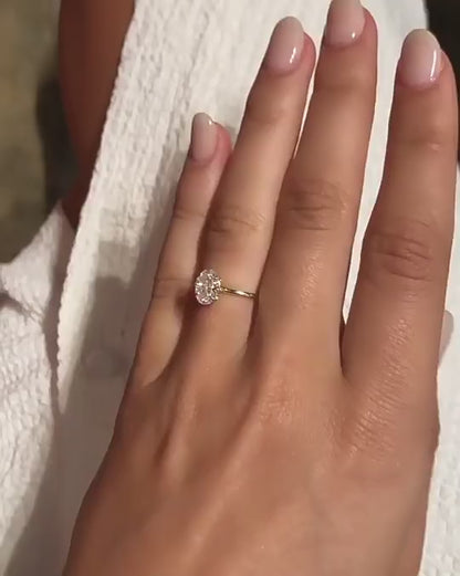 1.05 克拉椭圆形钻石订婚戒指 | 14K 金实验室种植钻石戒指