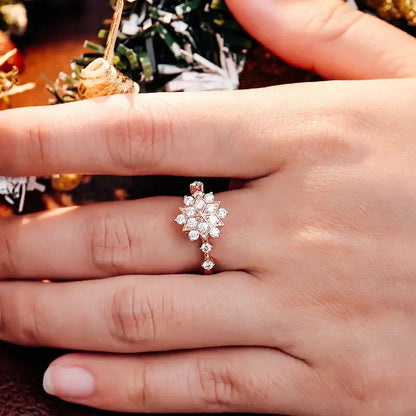 Round Lab-Grown Diamond Star Ring