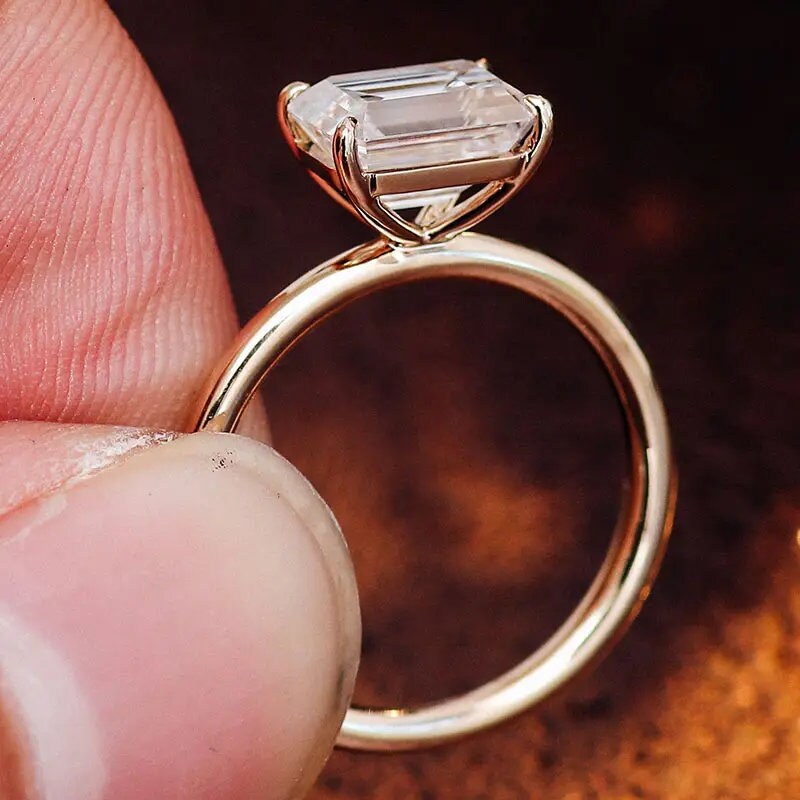 1.50 克拉祖母绿切割实验室种植钻石 14K 金戒指